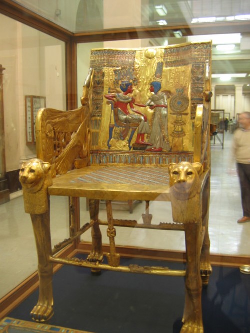 Chaise de Toutankhamon au muse du Caire