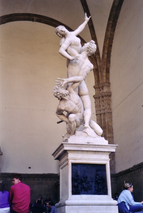 Florence - la loggia della Signoria - Enlvement d'une Sabine par Jean de Bologne