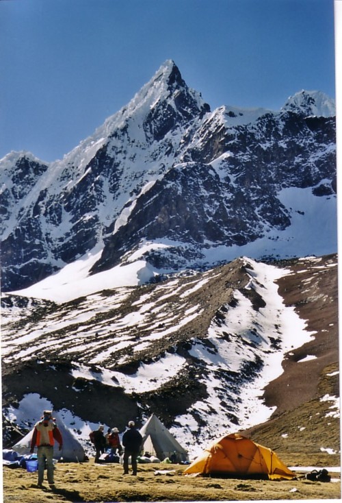 Campement au pied des Nevados Puca Punta
